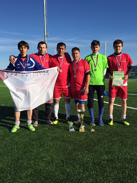 Football players of Naftagaz-Drilling become silver medalists in Nadym