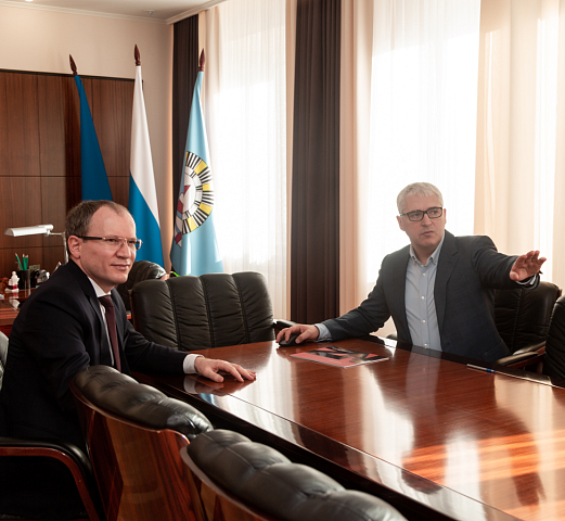 Мэр Алексей Романов и председатель директоров компании Турал Керимов провели рабочую встречу в Ноябрьске