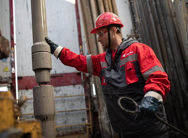 Буровики НафтаГаз достигли  рекорда по времени бурения скважины на Вынгапуровском месторождении